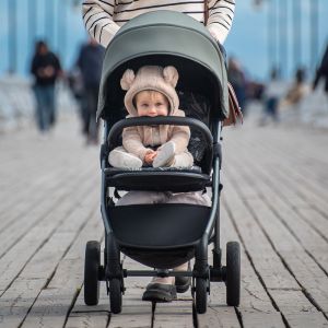 Коляска обладает мягким ходом и хорошим сцеплением с дорогой